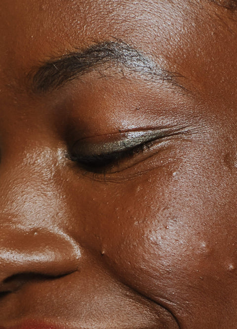 Elate green eyeliner, pencil eyeliner, vegan and cruelty free beauty  +caption_Wendy is wearing Able #shade_Able_|_Earthy_Green